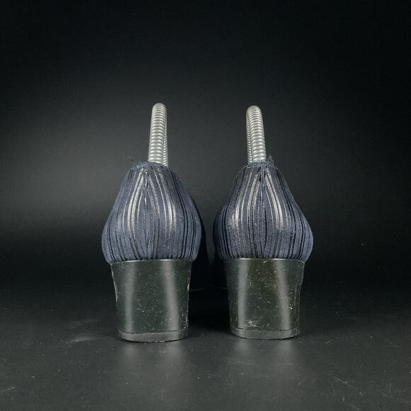 Salvatore Ferragamo Women's Size 7.5 B Patent Leather Classic Pumps Slip Heels - Picture 3 of 9